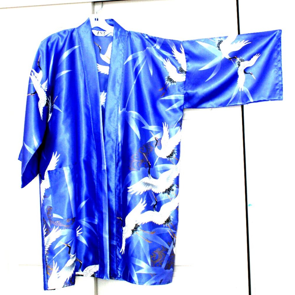 Vintage JUGUEMM Women's Blue Kimono Storks Size-25x33x35 inches